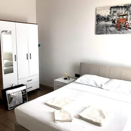 Apartment Secured Lux 2 + 1 - Gym, Sauna & Parking